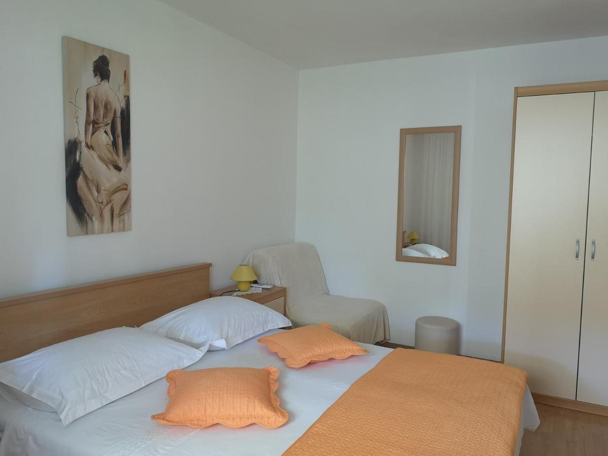 Apartments & Rooms Anita Хвар Екстериор снимка