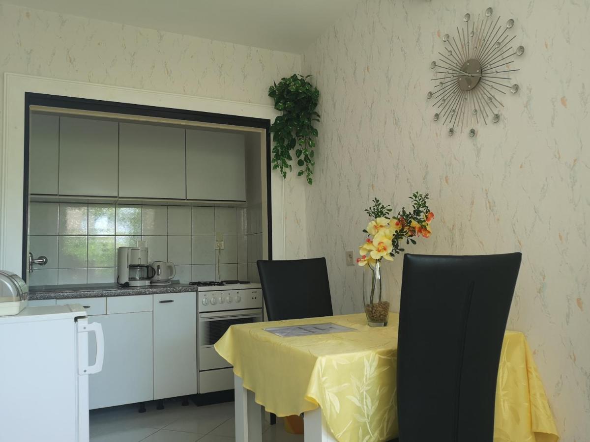 Apartments & Rooms Anita Хвар Екстериор снимка