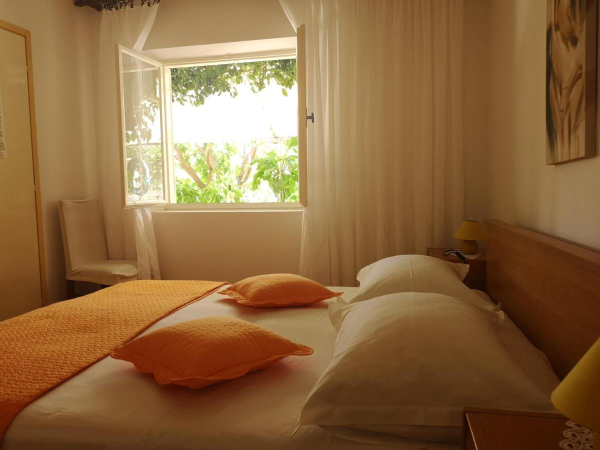 Apartments & Rooms Anita Хвар Екстериор снимка