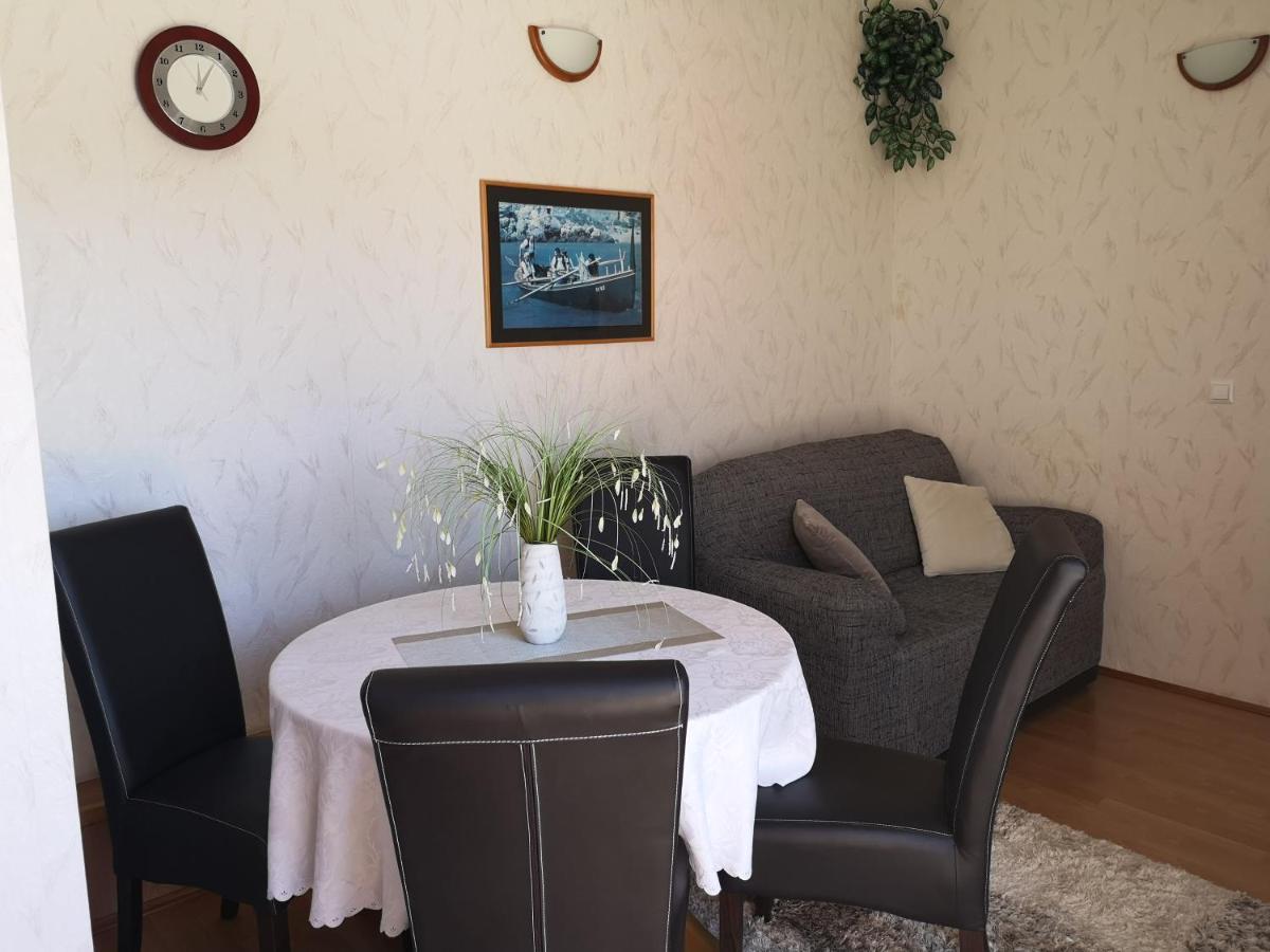 Apartments & Rooms Anita Хвар Екстериор снимка