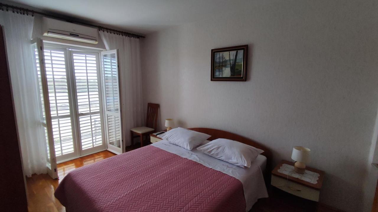 Apartments & Rooms Anita Хвар Екстериор снимка