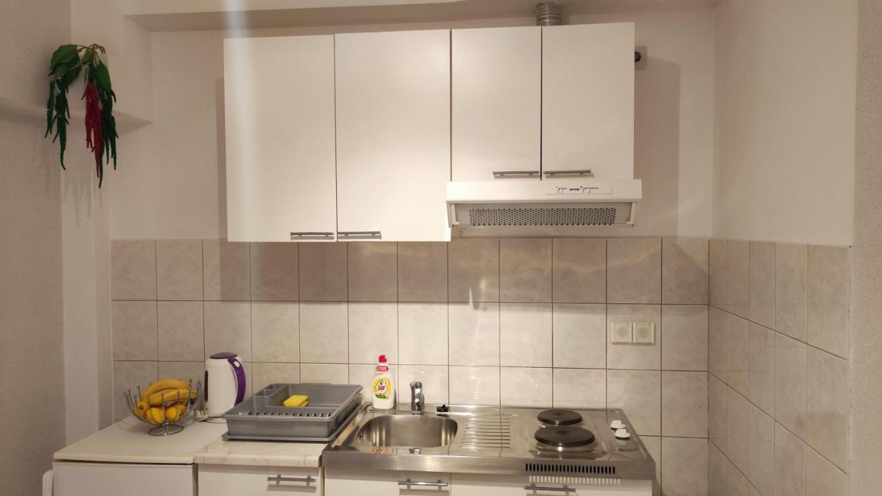 Apartments & Rooms Anita Хвар Екстериор снимка