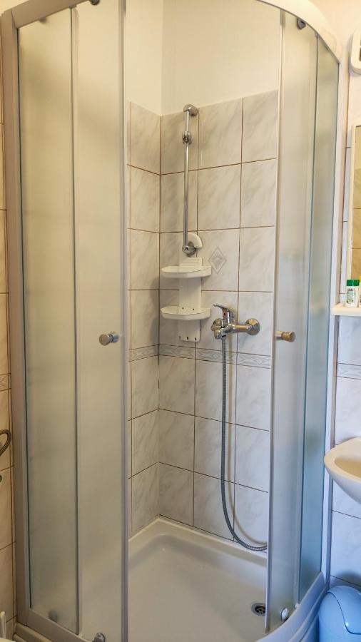 Apartments & Rooms Anita Хвар Екстериор снимка