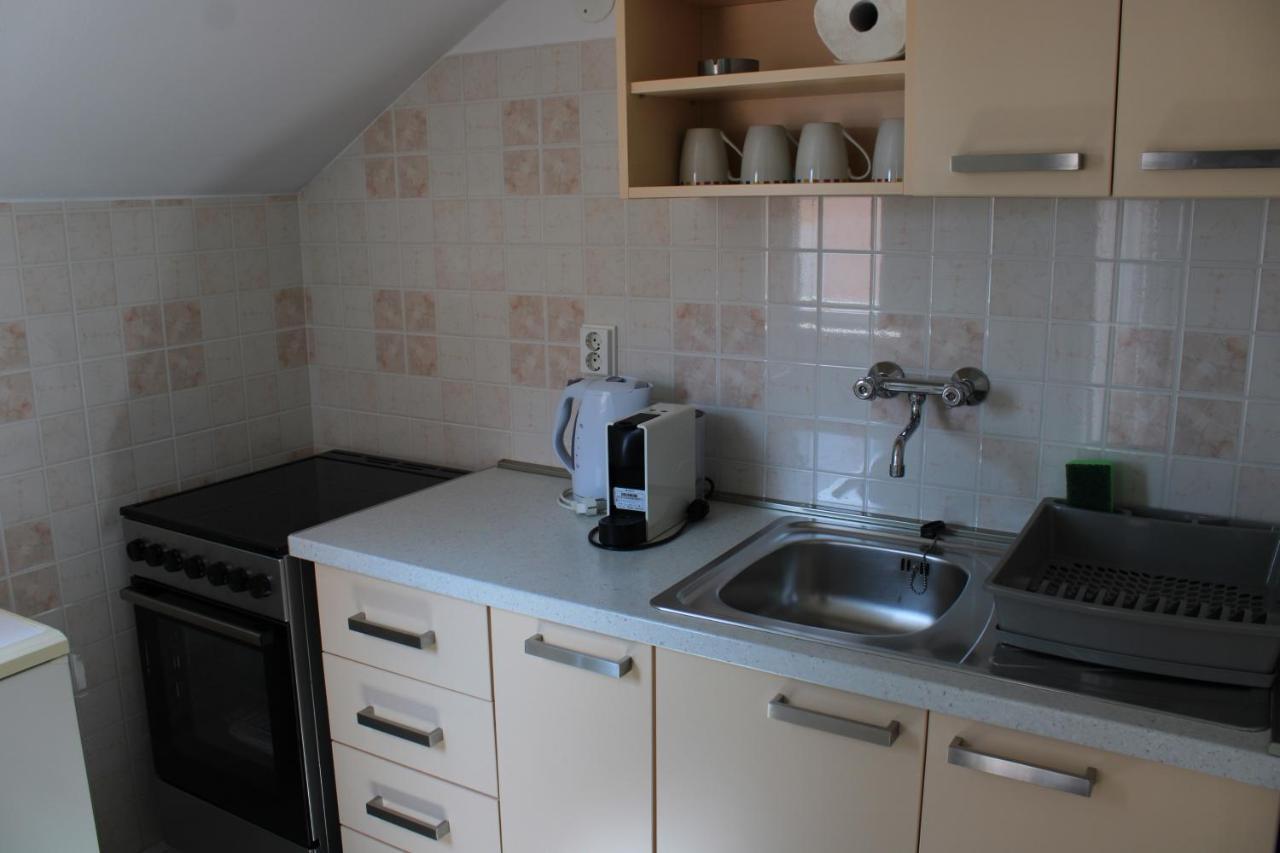 Apartments & Rooms Anita Хвар Екстериор снимка