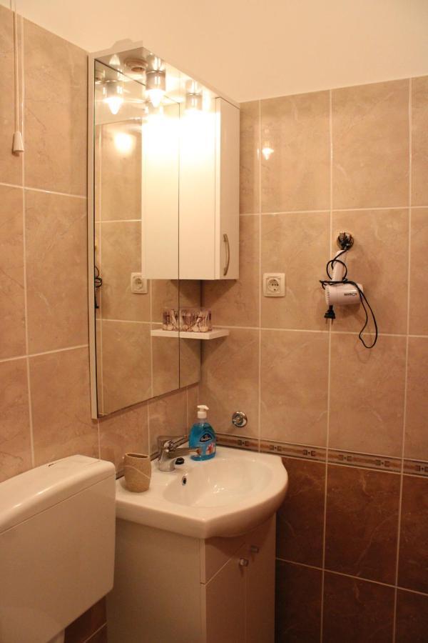 Apartments & Rooms Anita Хвар Екстериор снимка